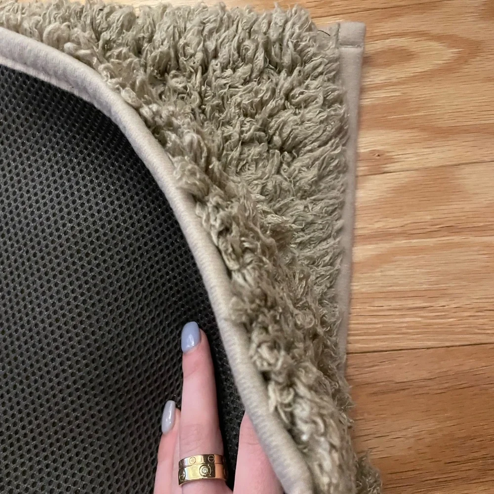 Tan/brown bath mat